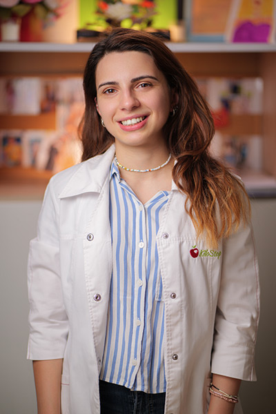 Dr. Roxana Lincan